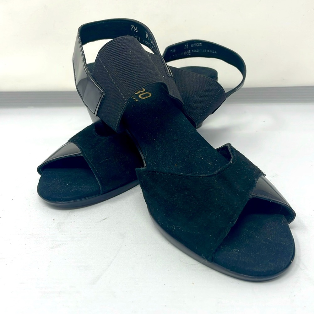 Munro Black Heel Sandals Size 7.5 NWOB